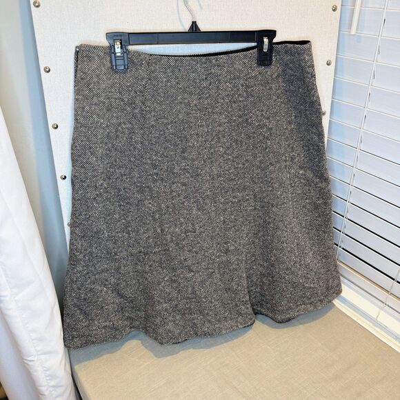 Gap Women’s Wool Blend Flare Mini Skirt – Fully Lined – Size up to 34” Waist - Picture 4 of 6
